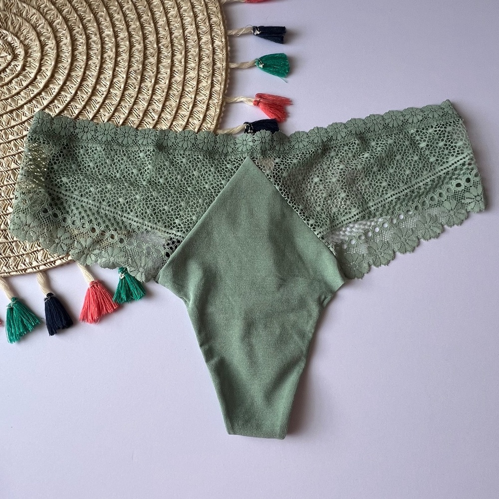 Victoria's Secret No-Show Daisy Lace Thong Panty Seasalt Green M NEW